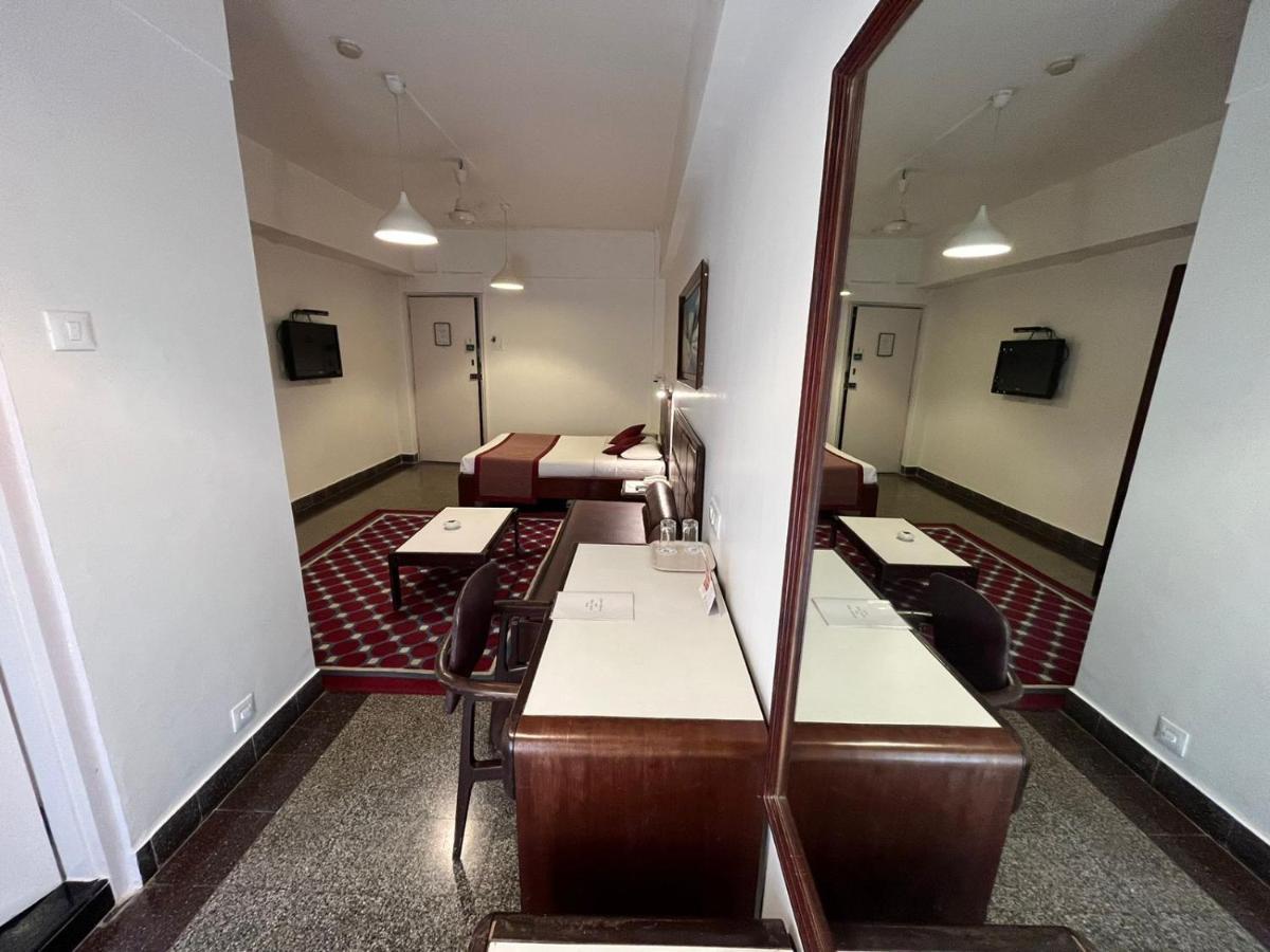 West End Hotel Мумбай Екстериор снимка