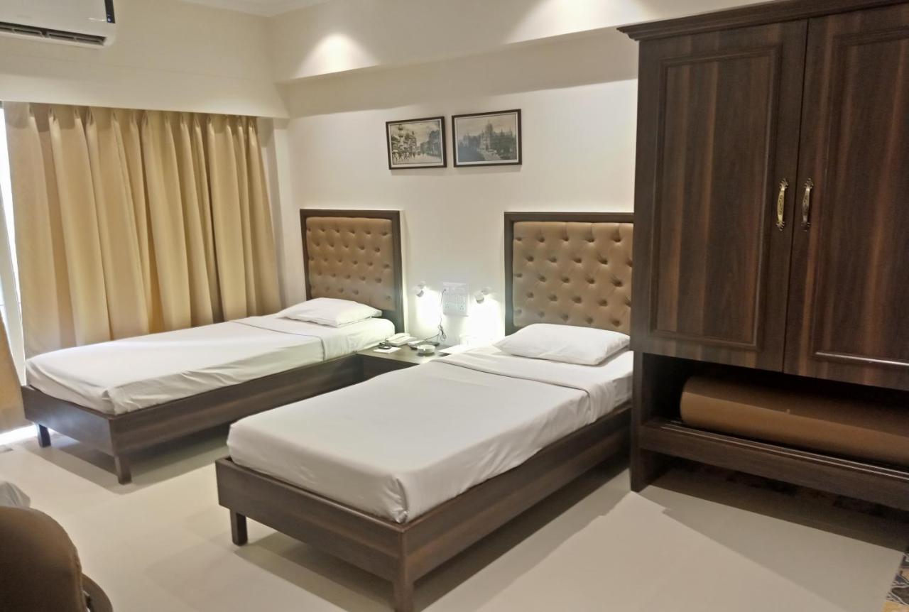 West End Hotel Мумбай Екстериор снимка