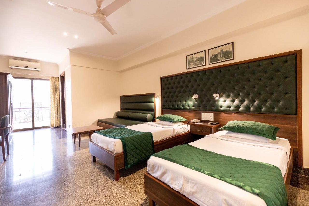 West End Hotel Мумбай Екстериор снимка